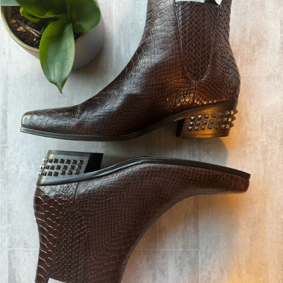 Donald Pliner Milann Studded Heel Dark Brown Slip On Leather Boots 9.5 Grunge - Picture 3 of 14